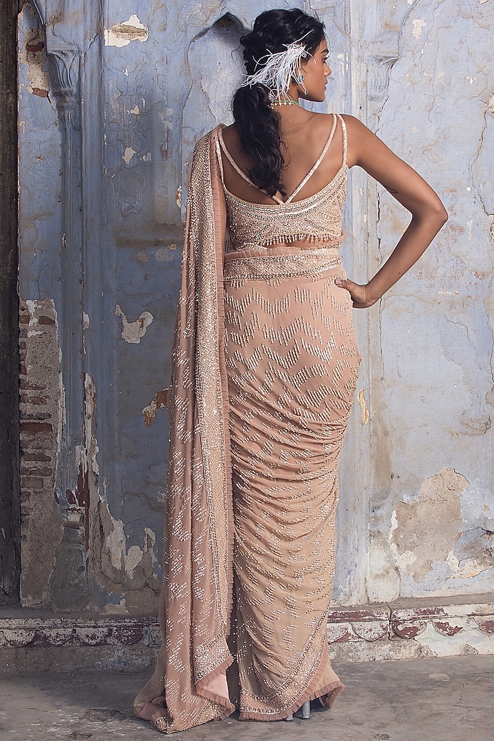 Beige Georgette Ombre Reception Saree Set by NITIKA GUJRAL at Pernia's Pop Up Shop