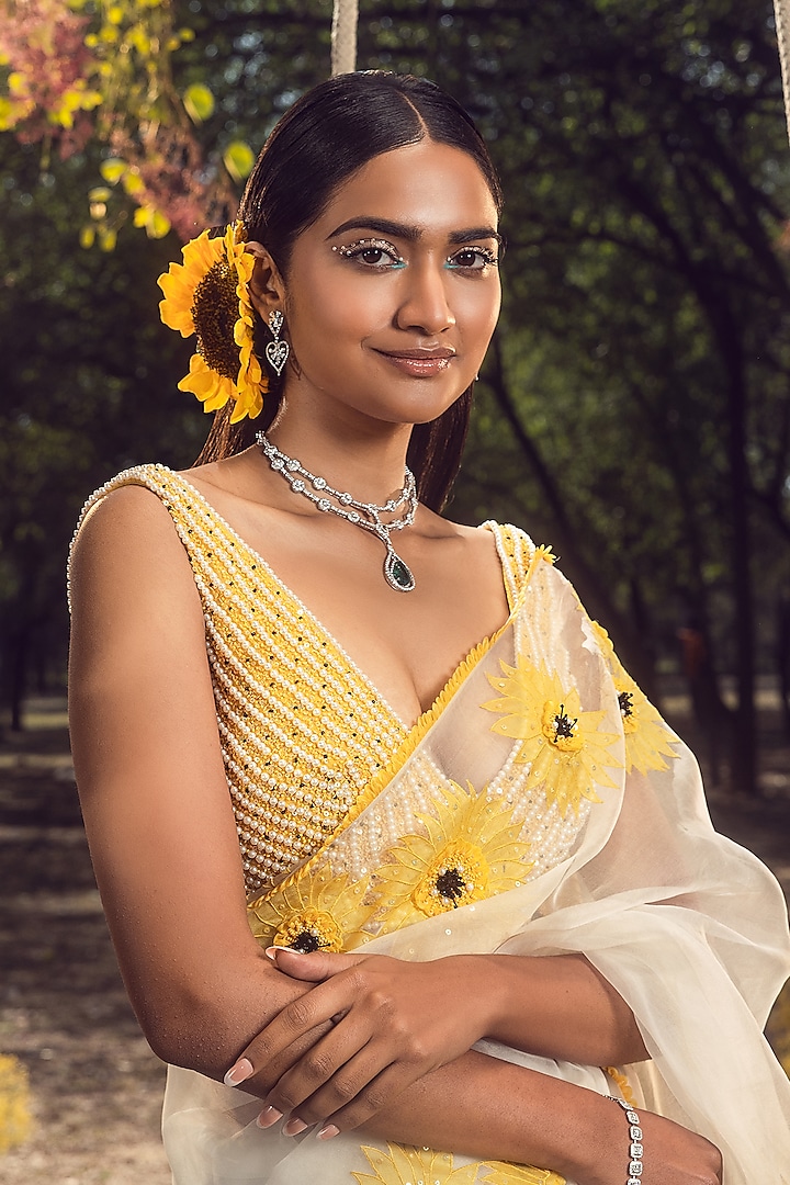 Off-White Organza Cutdana Embroidered Wedding Saree Set by NITIKA GUJRAL at Pernia's Pop Up Shop