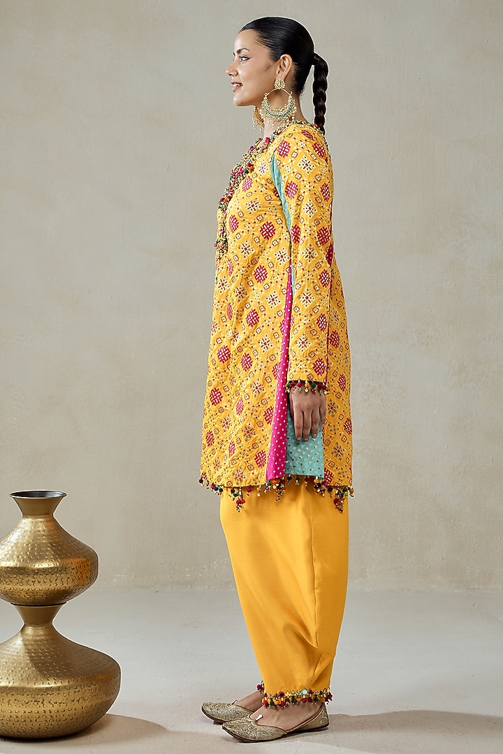 Yellow Patola Silk Straight Kurta Set by NITIKA GUJRAL at Pernia's Pop Up Shop