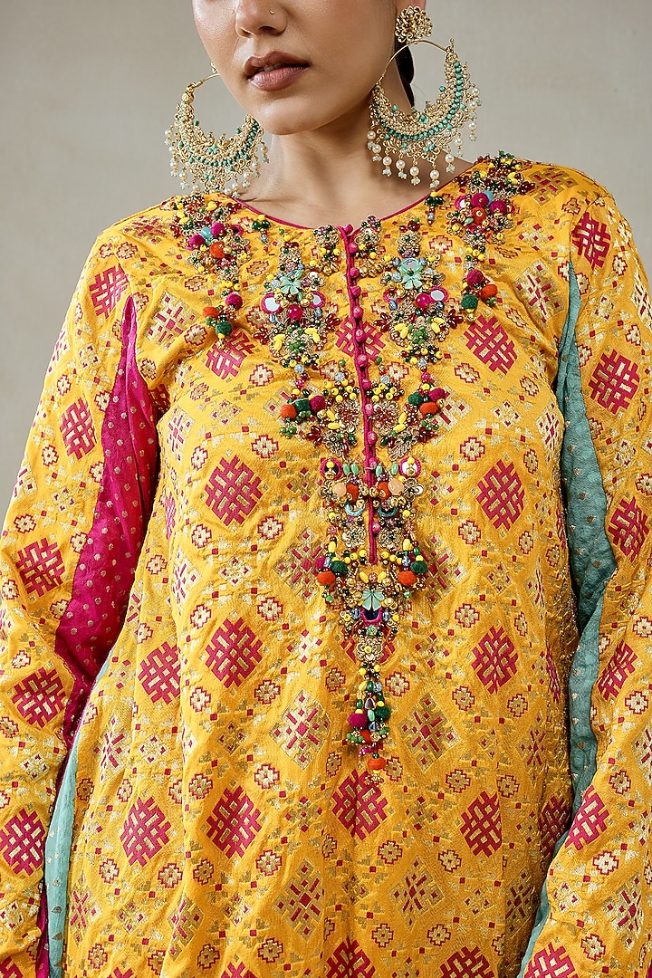 Yellow Patola Silk Straight Kurta Set by NITIKA GUJRAL at Pernia's Pop Up Shop