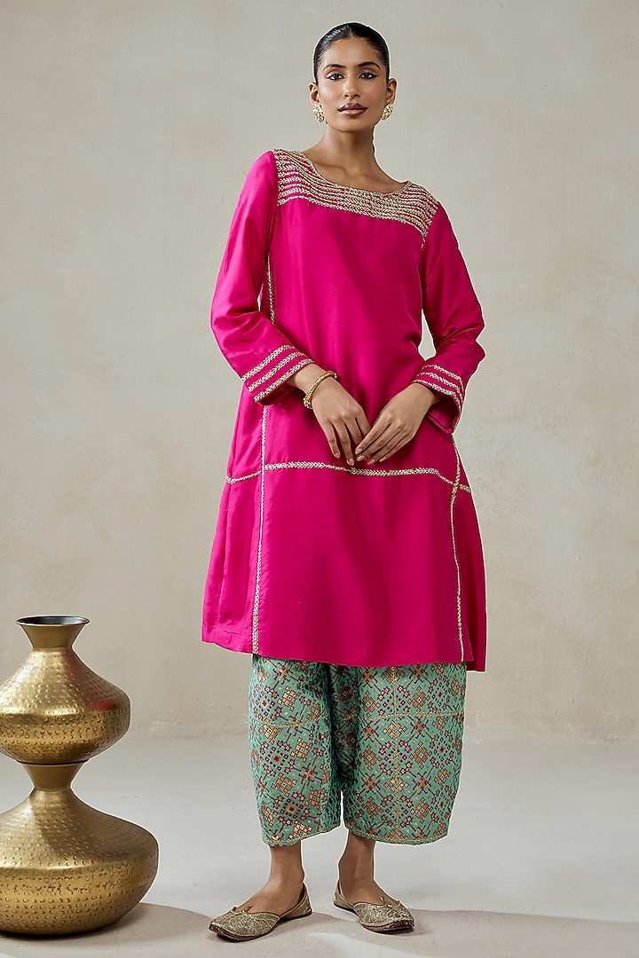 Fuchsia Pink Dupion Embroidered Kurta Set by NITIKA GUJRAL at Pernia's Pop Up Shop