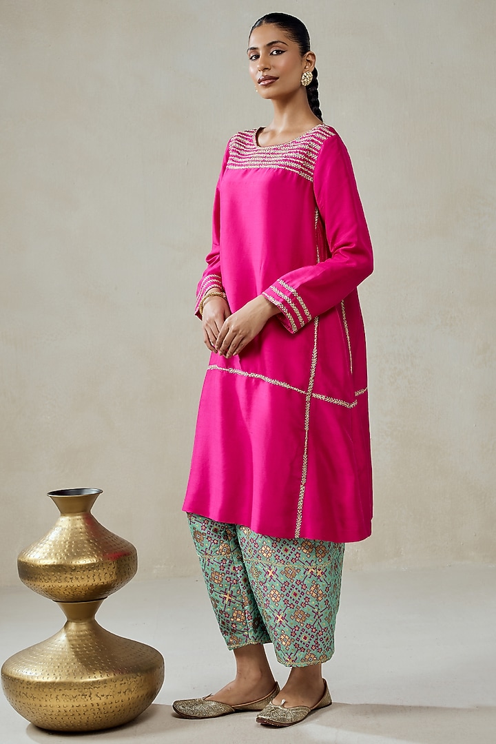 Fuchsia Pink Dupion Embroidered Kurta Set by NITIKA GUJRAL at Pernia's Pop Up Shop