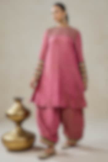 Rose Pink Crushed Tissue Beads Embroidered Kurta Set by NITIKA GUJRAL at Pernia's Pop Up Shop