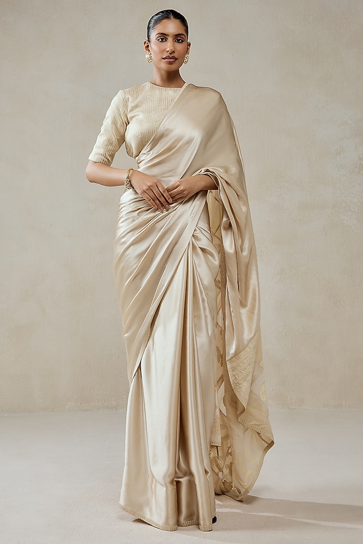 Ivory Monga Tissue Textured Wedding Saree Set by NITIKA GUJRAL at Pernia's Pop Up Shop