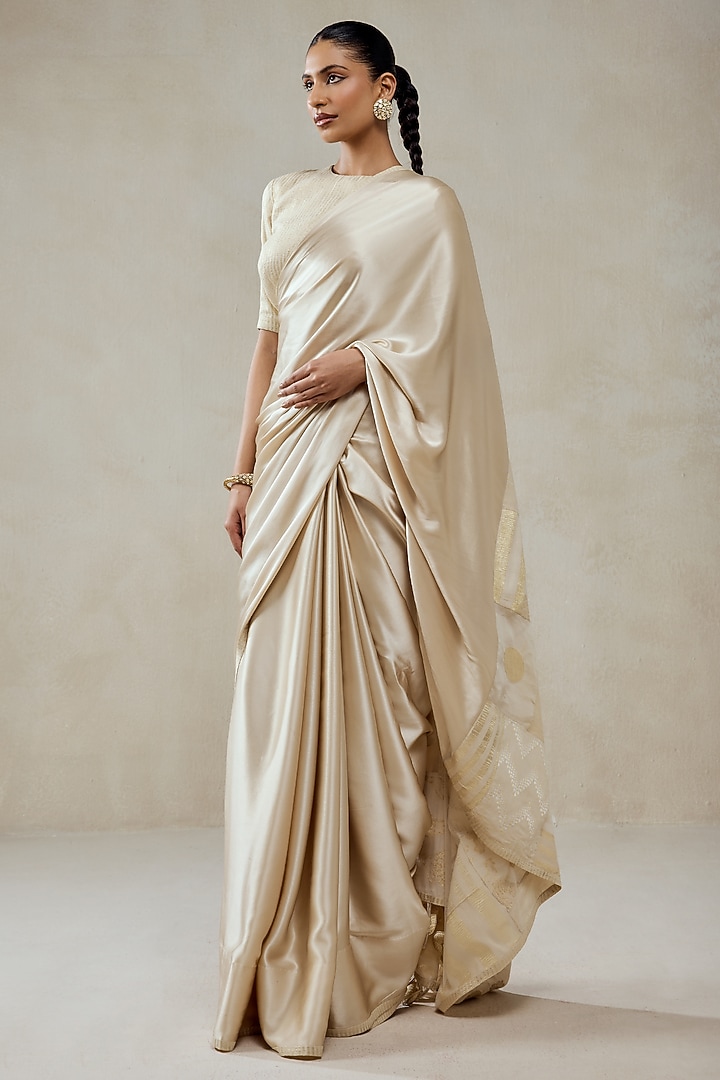 Ivory Monga Tissue Textured Wedding Saree Set by NITIKA GUJRAL at Pernia's Pop Up Shop
