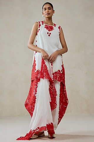 White Georgette Lace Applique Kurta Set by NITIKA GUJRAL
