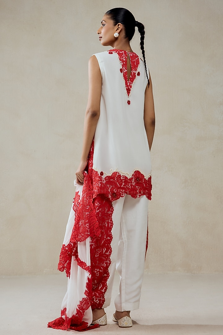 White Georgette Lace Applique Kurta Set by NITIKA GUJRAL at Pernia's Pop Up Shop