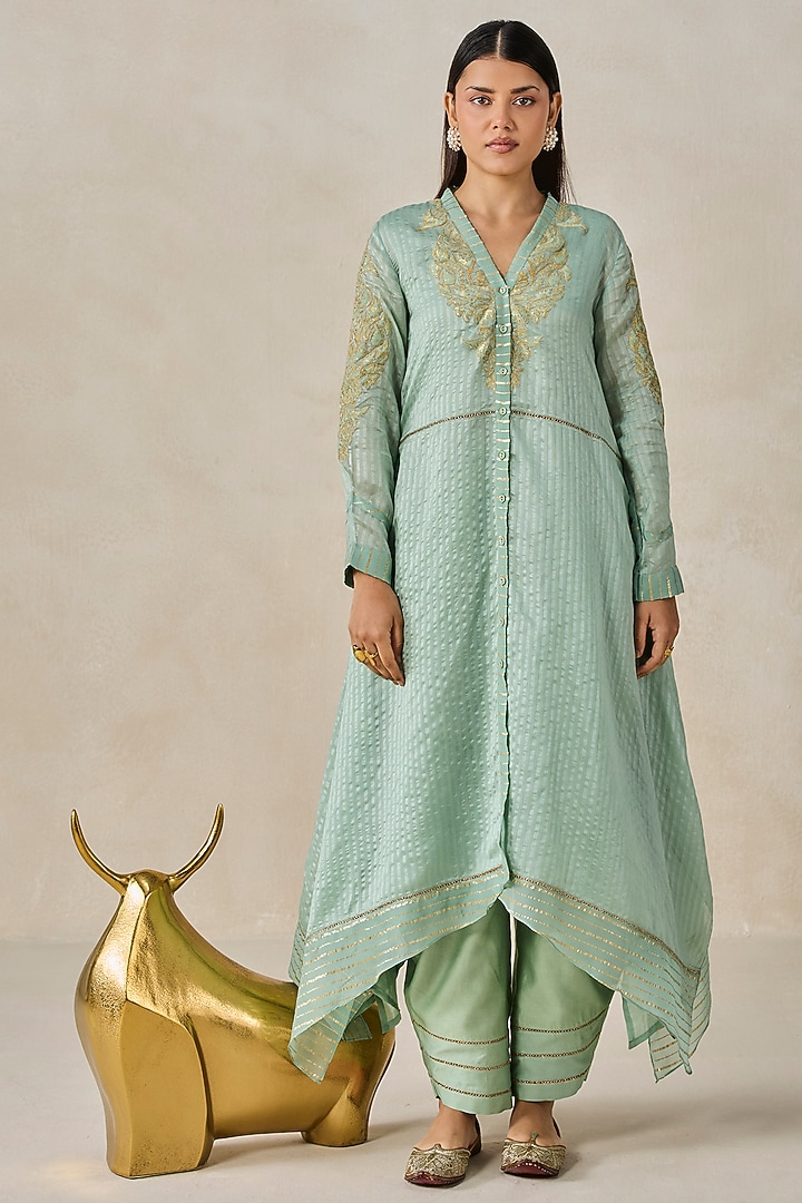 Sage Green Chanderi Applique Embroidered Kurta Set by NITIKA GUJRAL at Pernia's Pop Up Shop