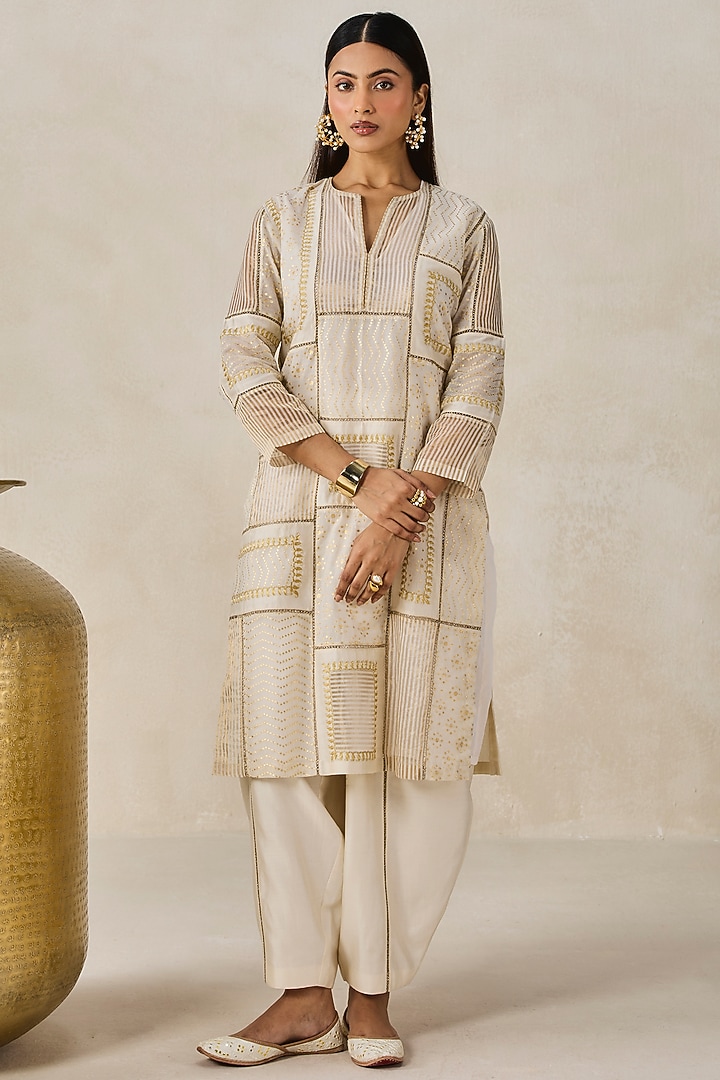 Ivory Chanderi Patchwork Kurta Set by NITIKA GUJRAL at Pernia's Pop Up Shop