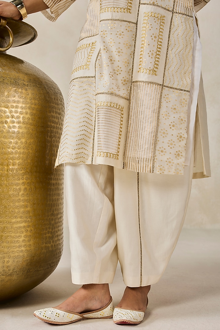 Ivory Chanderi Patchwork Kurta Set by NITIKA GUJRAL at Pernia's Pop Up Shop