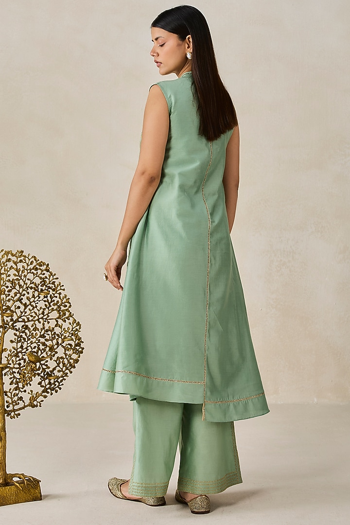 Sage Green Chanderi Applique Embroidered Kurta Set by NITIKA GUJRAL at Pernia's Pop Up Shop