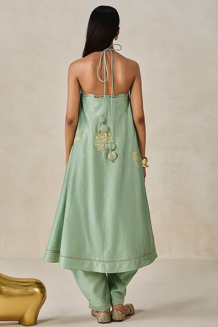 Sage Green Chanderi Applique Embroidered Kurta Set by NITIKA GUJRAL at Pernia's Pop Up Shop