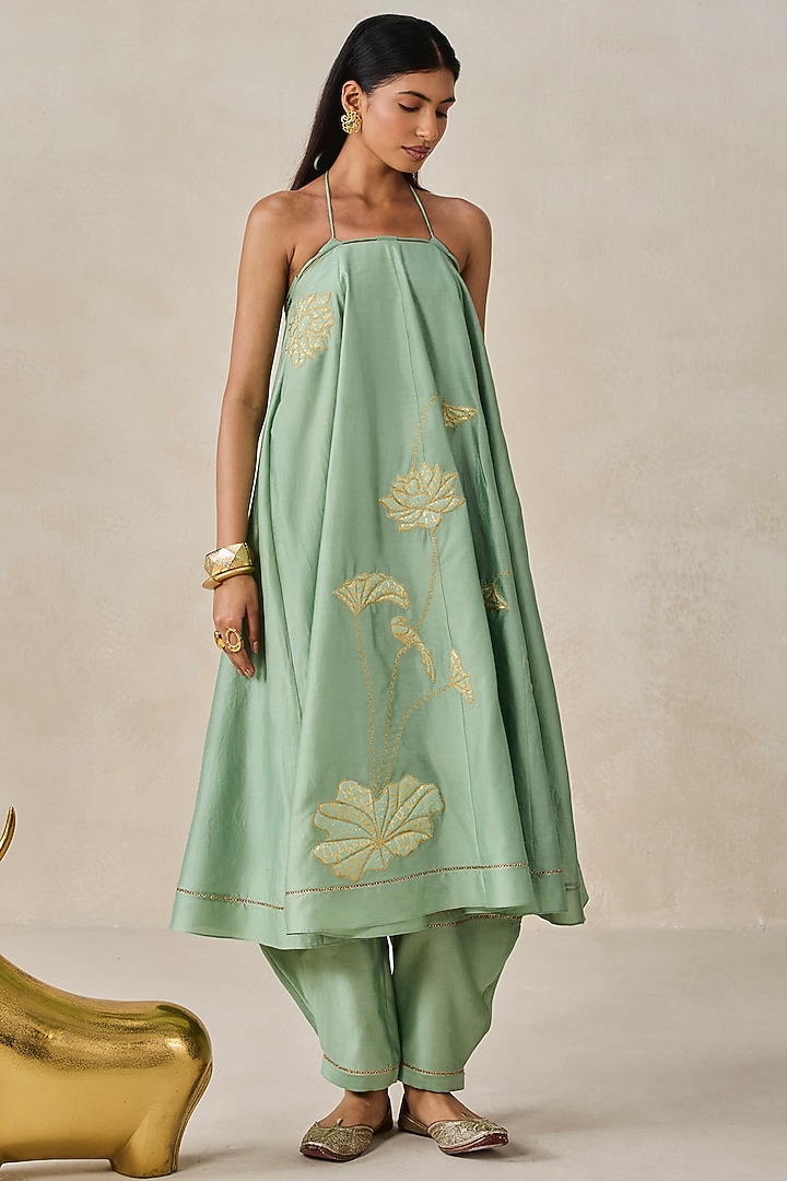 Sage Green Chanderi Applique Embroidered Kurta Set by NITIKA GUJRAL at Pernia's Pop Up Shop