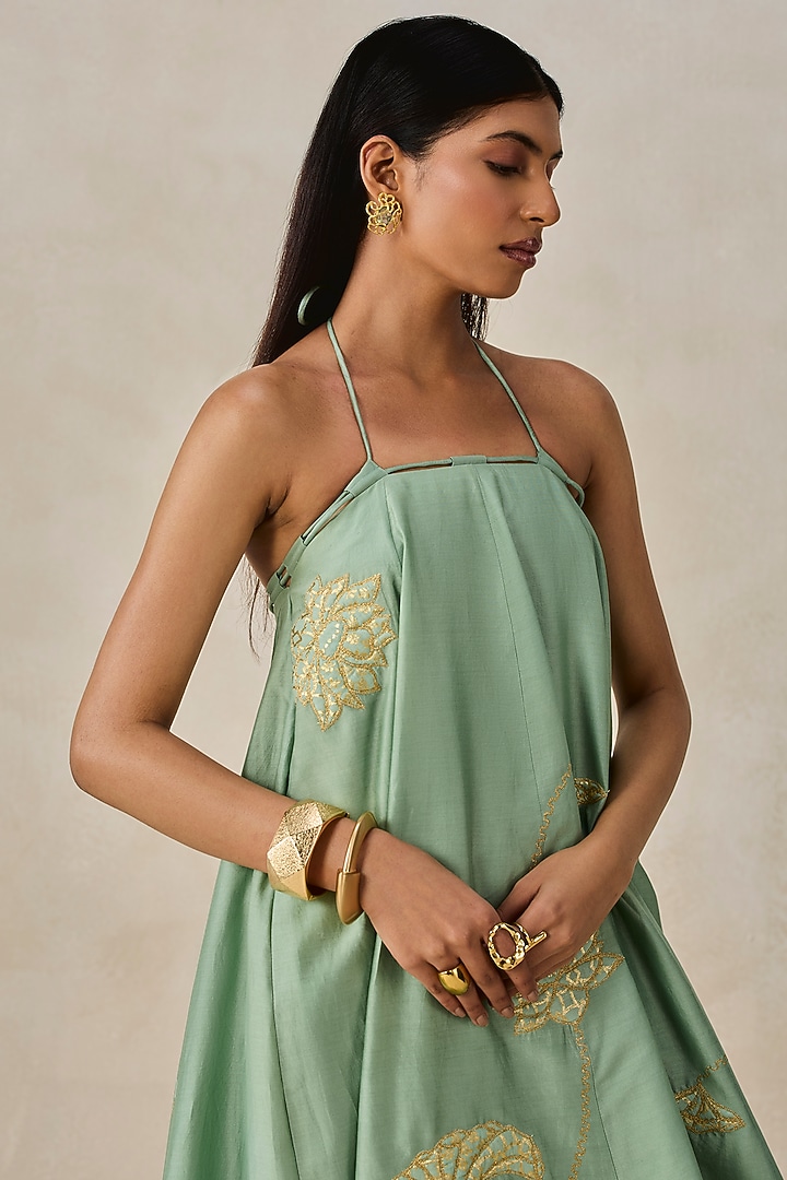 Sage Green Chanderi Applique Embroidered Kurta Set by NITIKA GUJRAL at Pernia's Pop Up Shop