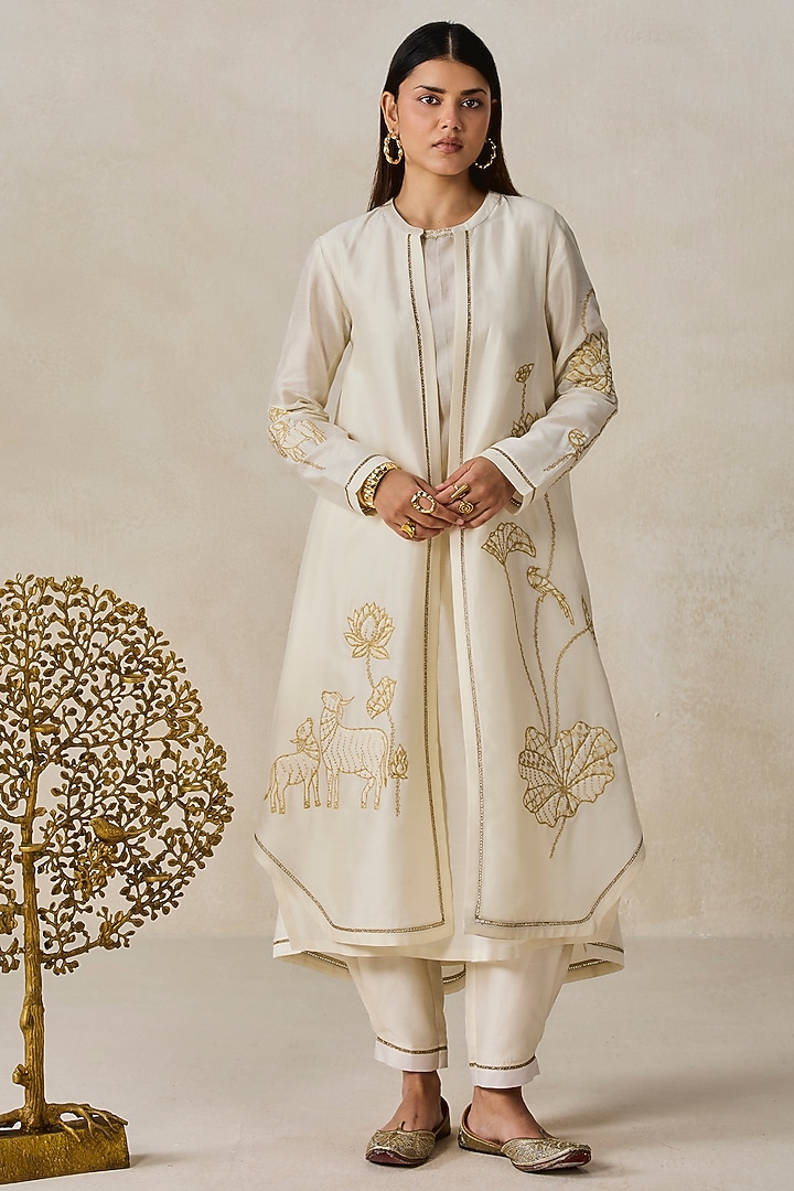 Ivory Chanderi Applique Embroidered Jacket Kurta Set by NITIKA GUJRAL at Pernia's Pop Up Shop