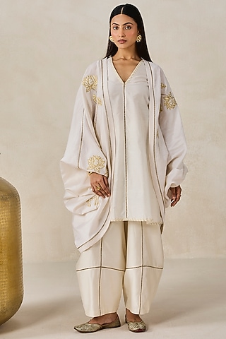 Ivory Chanderi Applique Embroidered Jacket Kurta Set by NITIKA GUJRAL