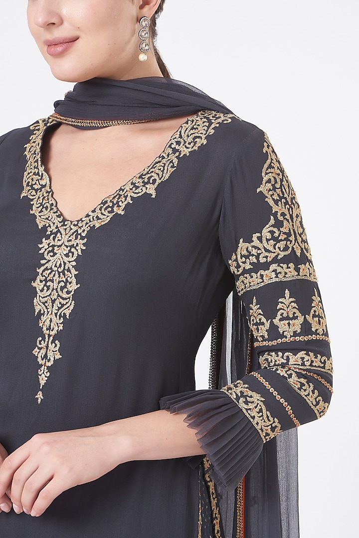 Charcoal Grey Embroidered Kurta Set by NITIKA GUJRAL at Pernia's Pop Up Shop