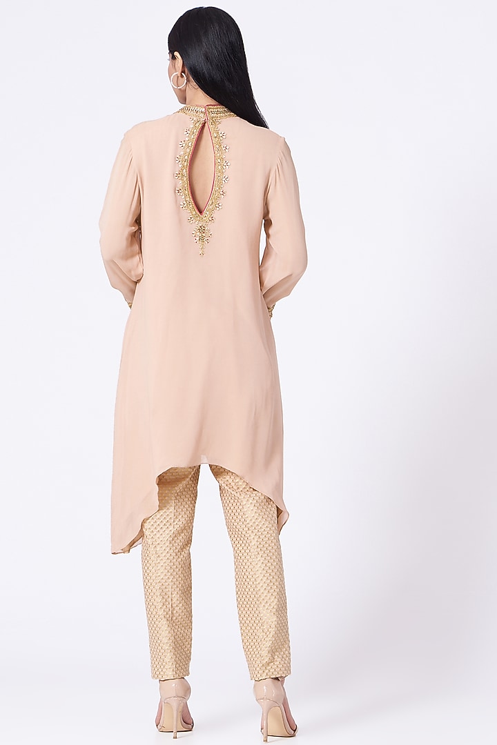 Peach Brocade Gota Embroidered Asymmetrical Kurta Set by NITIKA GUJRAL at Pernia's Pop Up Shop