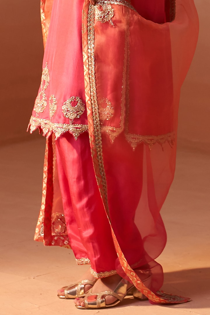 Peach Ombre Dupion Silk Mukaish Embellished Kurta Set by NITIKA GUJRAL at Pernia's Pop Up Shop