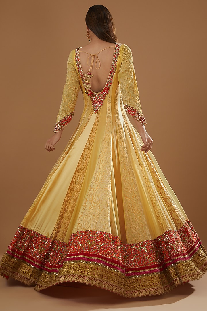 Peach Embroidered Engagement Gown With Dupatta by NITIKA GUJRAL at Pernia's Pop Up Shop