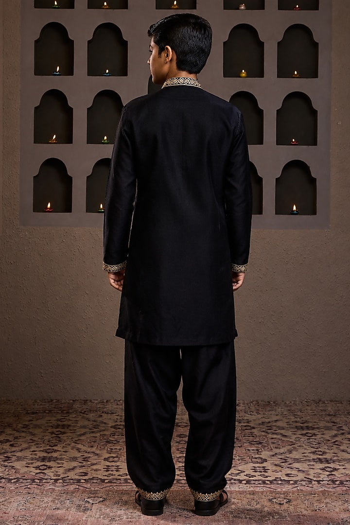 Black Chanderi Resham Embroidered Kurta Set For Boys by Nitika Gujral Kids at Pernia's Pop Up Shop