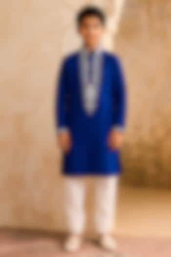 Blue Linen Resham Embroidered Kurta Set For Boys by Nitika Gujral Kids at Pernia's Pop Up Shop