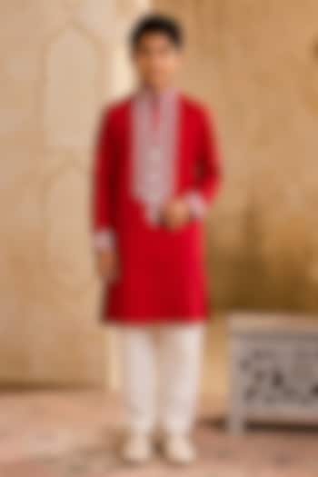 Red Linen Resham Embroidered Kurta Set For Boys by Nitika Gujral Kids at Pernia's Pop Up Shop