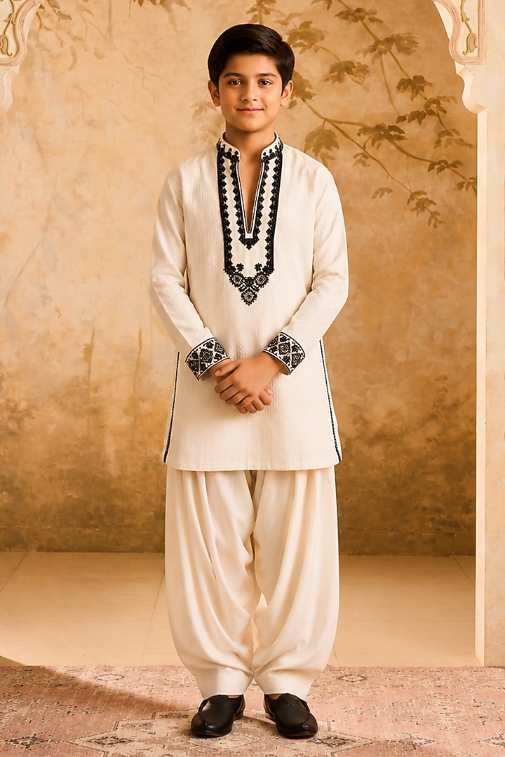 White Linen Resham Embroidered Kurta Set For Boys by Nitika Gujral Kids at Pernia's Pop Up Shop