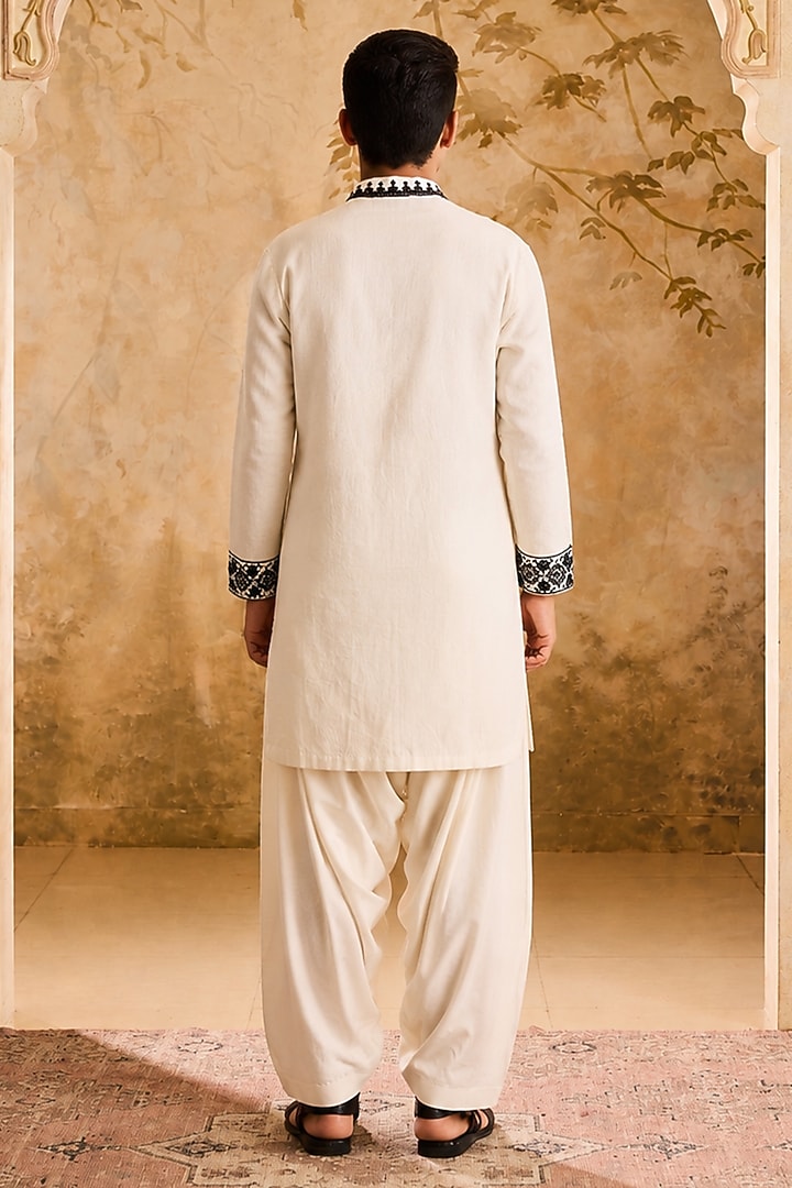 White Linen Resham Embroidered Kurta Set For Boys by Nitika Gujral Kids at Pernia's Pop Up Shop