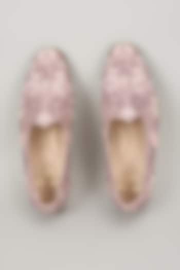 Lilac Raw Silk Resham Jaal Embroidered Juttis by NITIKA GUJRAL MEN at Pernia's Pop Up Shop