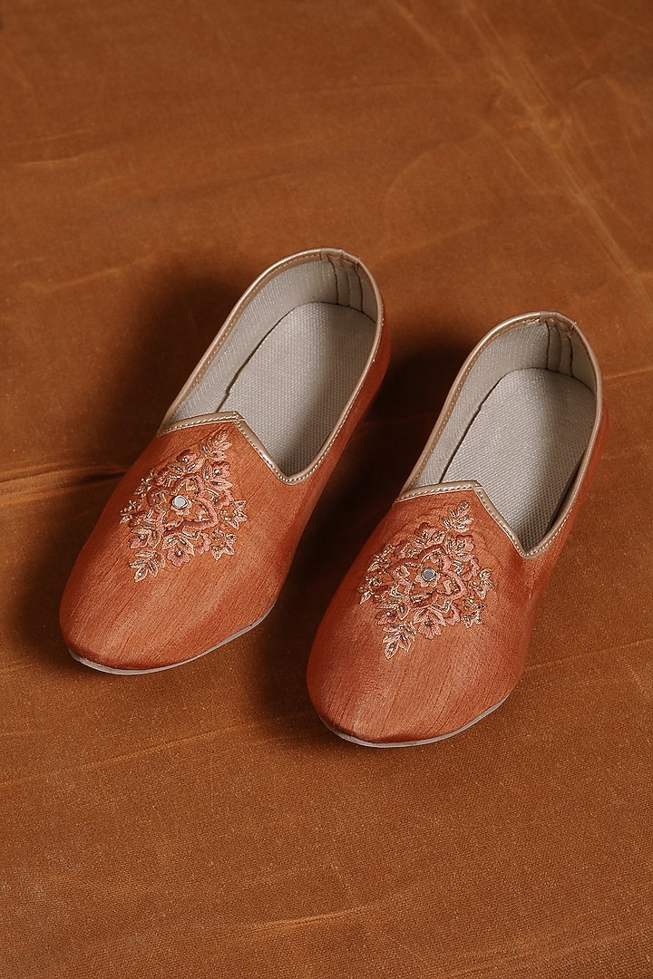 Rust Raw Silk & Leather Embroidered Juttis by NITIKA GUJRAL MEN at Pernia's Pop Up Shop