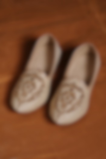 Beige Raw Silk & Leather Embroidered Juttis by NITIKA GUJRAL MEN at Pernia's Pop Up Shop