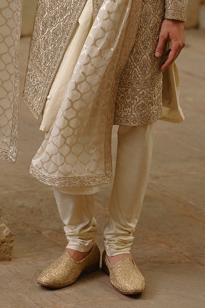 Gold Brocade & Tissue Chanderi Dabka Embroidered Groom Sherwani Set by NITIKA GUJRAL MEN at Pernia's Pop Up Shop