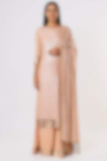 Peach Silk Chiffon Kurta Set by Nakul Sen at Pernia's Pop Up Shop