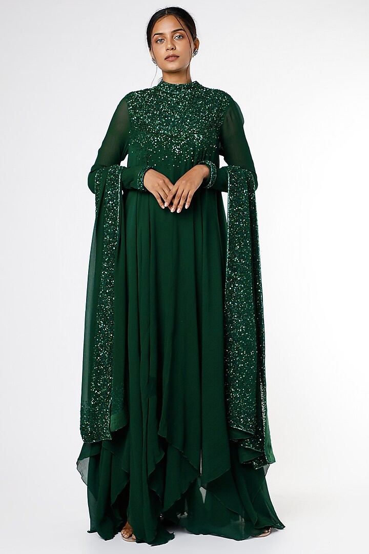 Emerald Green Embroidered Asymmetrical Kurta Set by Nakul Sen at Pernia's Pop Up Shop