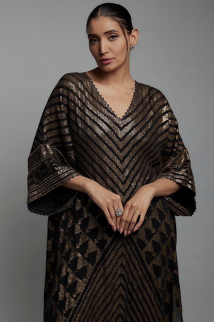 Black Chiffon Sequins Embroidered Kurta Set by Nakul Sen at Pernia's Pop Up Shop