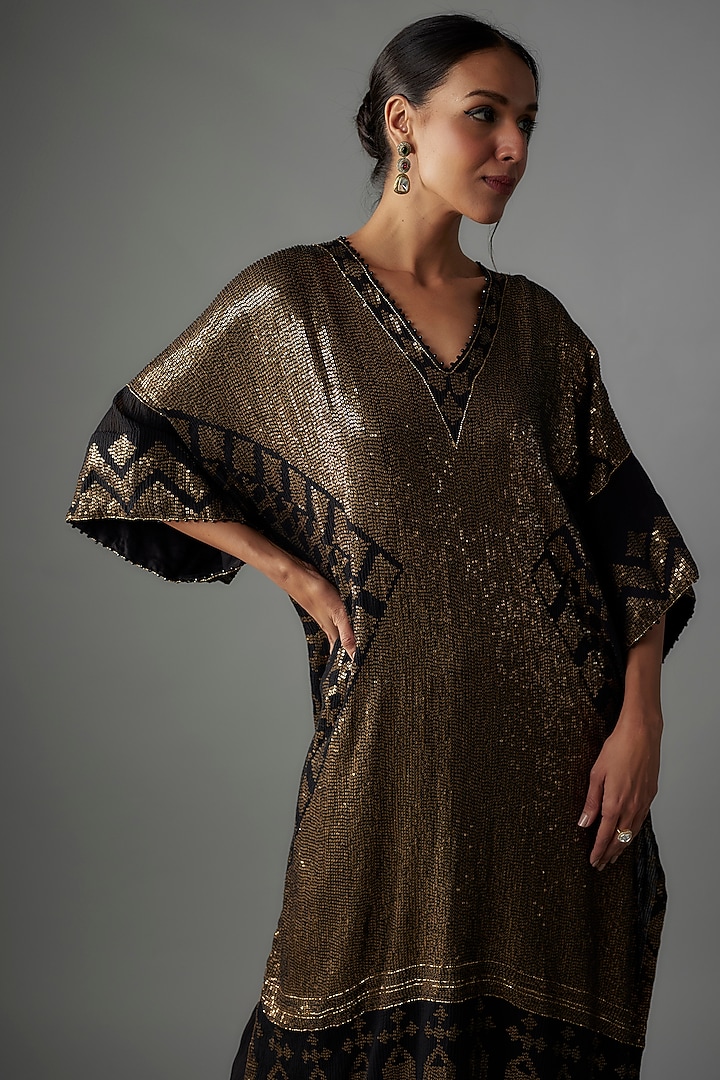Black Chiffon Sequins Embroidered Kurta Set by Nakul Sen at Pernia's Pop Up Shop