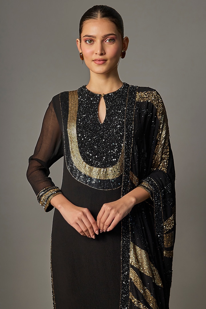 Black Chiffon Thread Embroidered Kurta Set by Nakul Sen at Pernia's Pop Up Shop