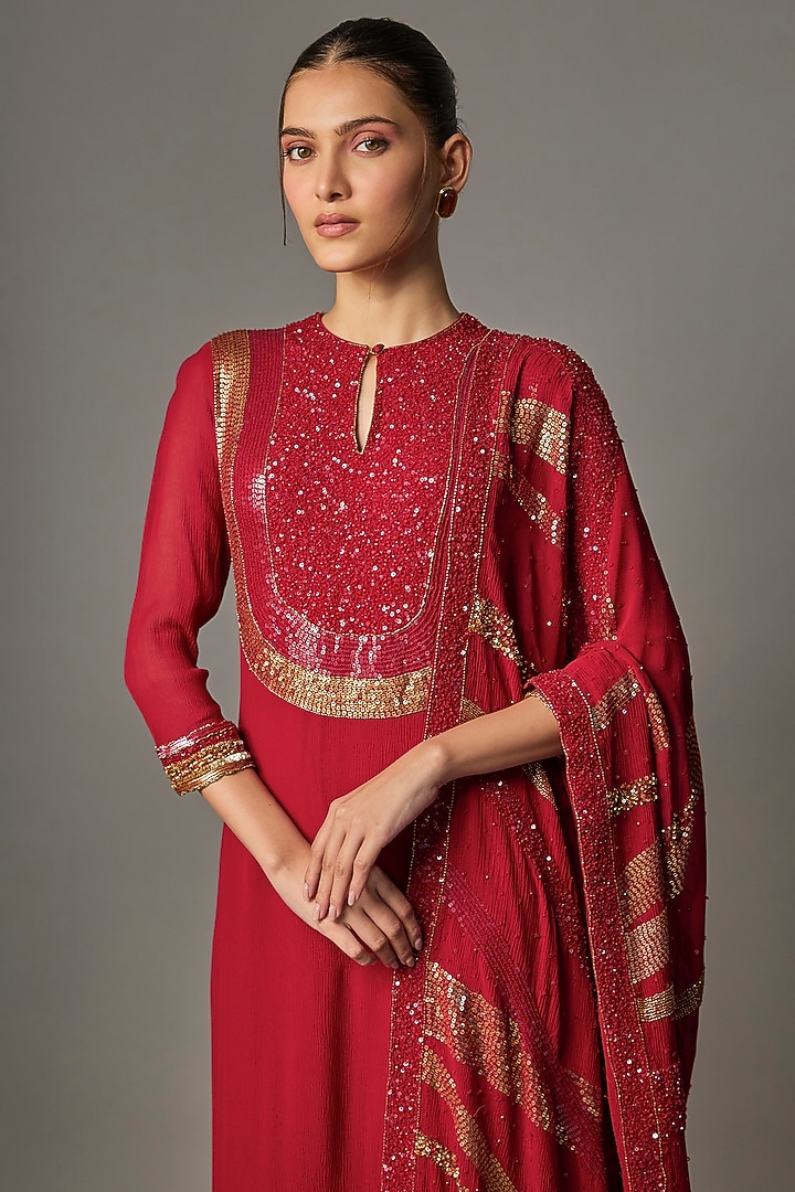 Red Chiffon Thread Embroidered Kurta Set by Nakul Sen at Pernia's Pop Up Shop