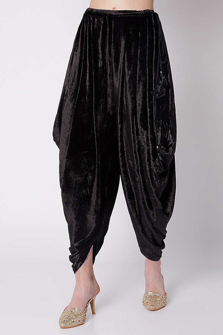 Black Embroidered Kurta With Dhoti by Nikasha at Pernia's Pop Up Shop