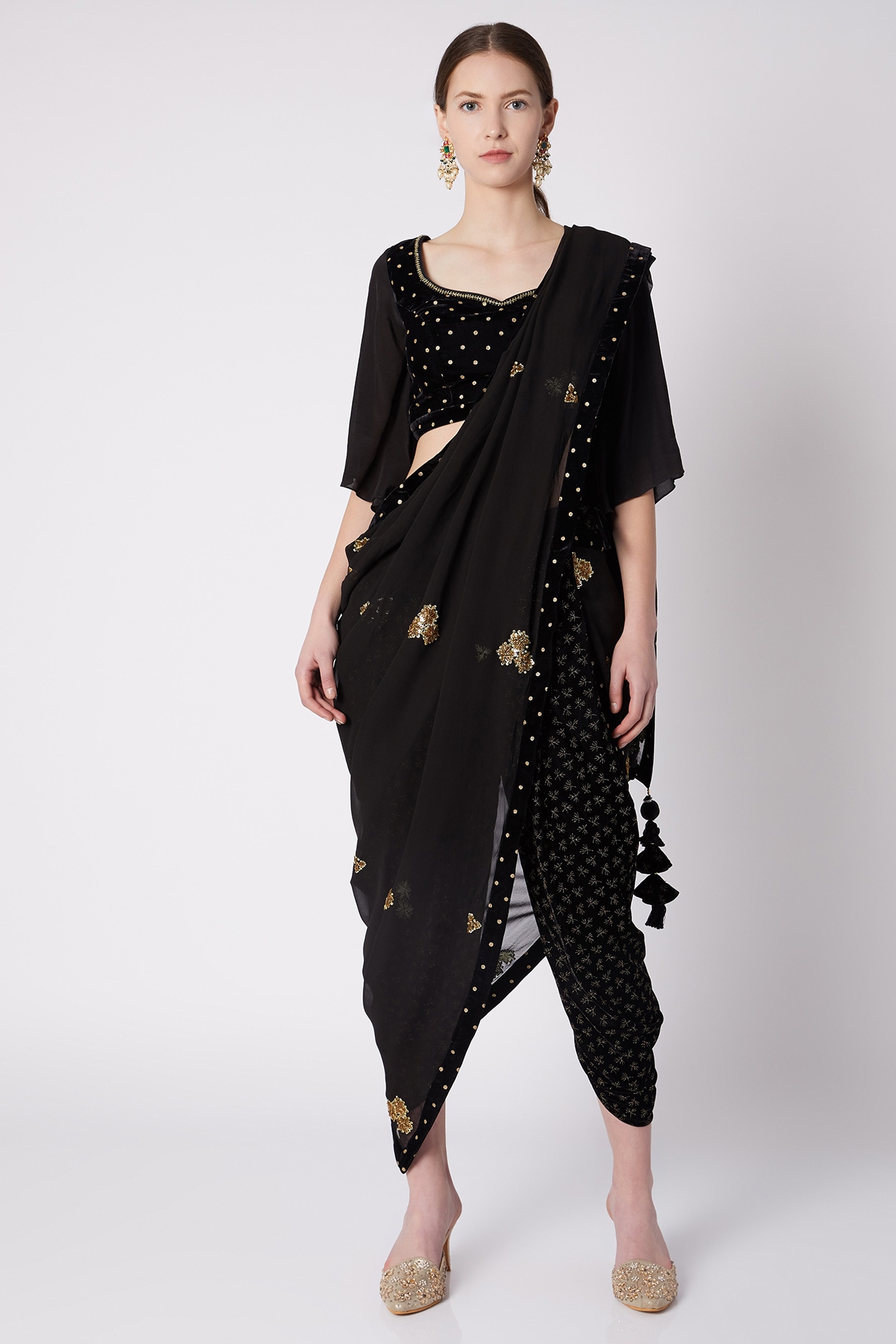 Black & Gold Black Sequin Saree by Komal's for rent online | FLYROBE