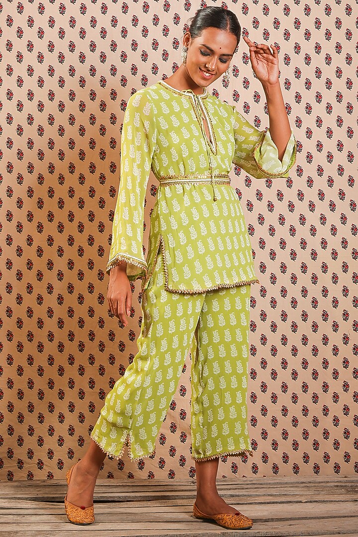 Pista Green Thread-Embroidered Kurta Set by Nikasha at Pernia's Pop Up Shop