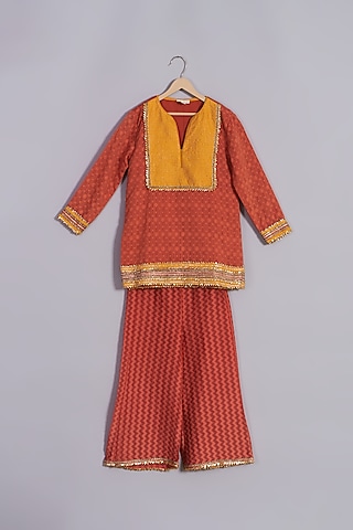 Cherry Red Cotton Kurta Set For Girls by Nikasha Kidswear