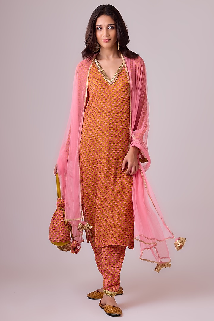 Yellow & Pink Georgette Printed Kurta Set by Nikasha at Pernia's Pop Up Shop