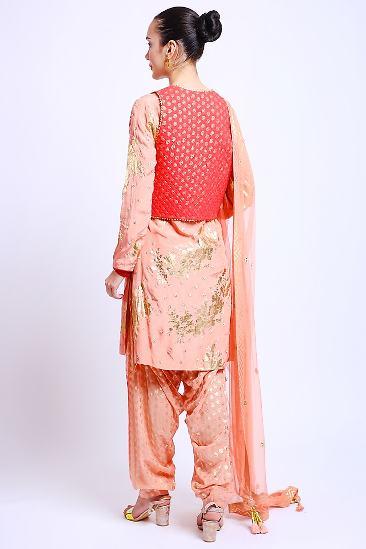 Salmon Peach Lotus Printed Kurta Set by Nikasha at Pernia's Pop Up Shop