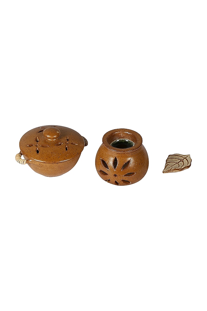 Yellow Hand Crafted Divinity Gift Set (Set of 4) by Nakshikathaa at Pernia's Pop Up Shop