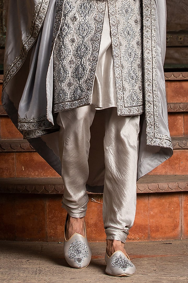 Grey Dupion Silk Applique Embroidered Groom Sherwani Set by NITIKA GUJRAL MEN at Pernia's Pop Up Shop