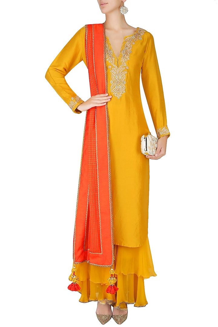 Pink book end embroidered saree with red fully embellished blouse available only at Pernia's Pop Up Shop.