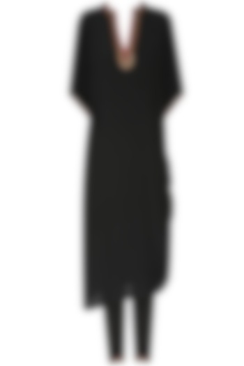 Black embroidered rouch kurta set available only at Pernia's Pop Up Shop.