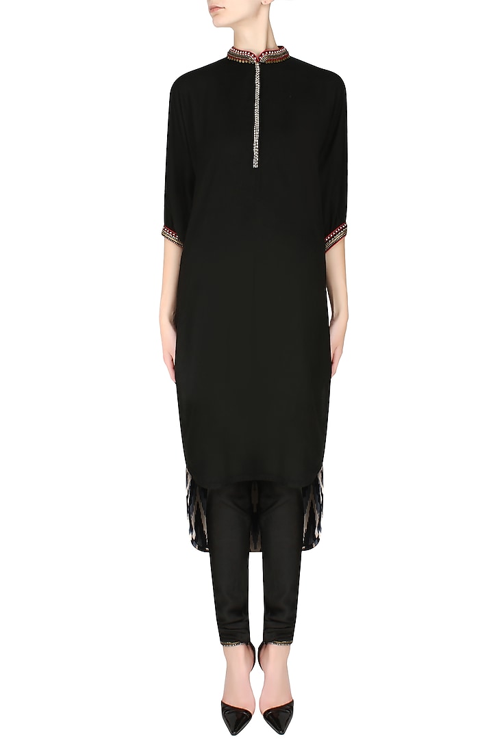 Black embroidered high low printed kurta set available only at Pernia's Pop Up Shop.